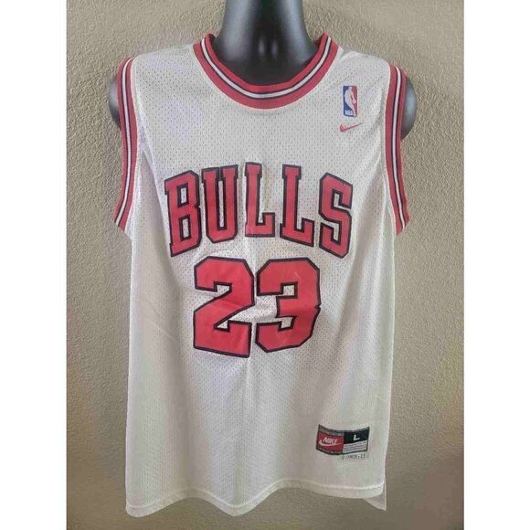 Nike Michael Jordan Men's White Chicago Bulls Number 23 Jersey Size Large - Picture 1 of 4